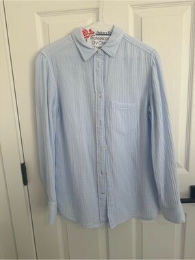 Women’s J Crew Gauze Garcon button up shirt - size 00 like new !